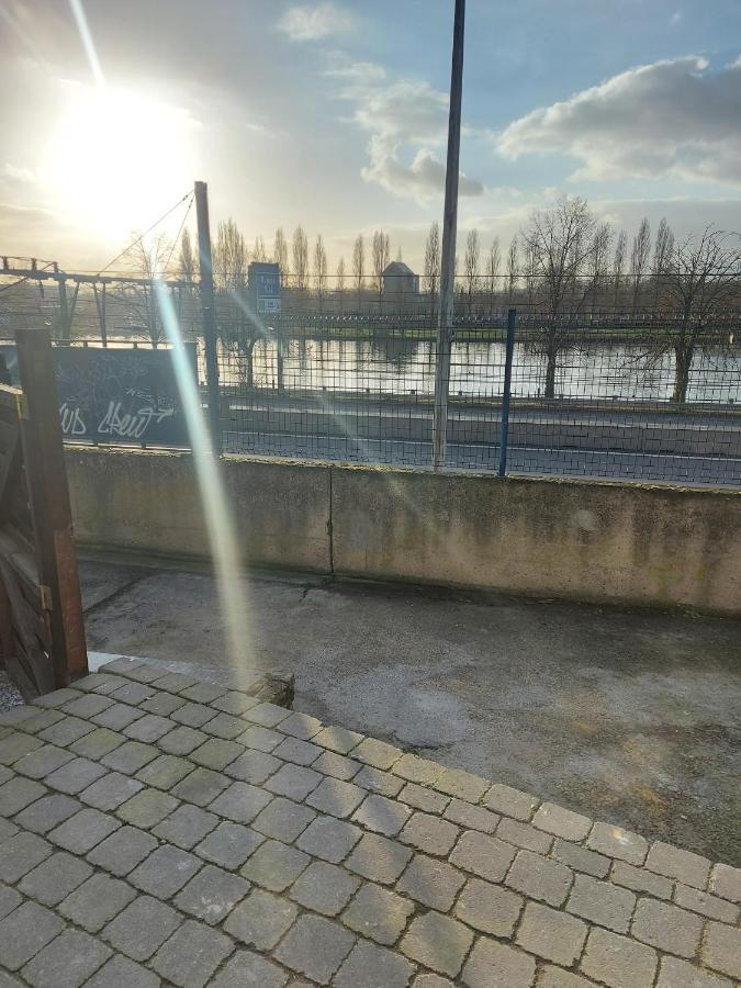 Appartement Rdc Plein Centre Avec Terrasse Visé Εξωτερικό φωτογραφία